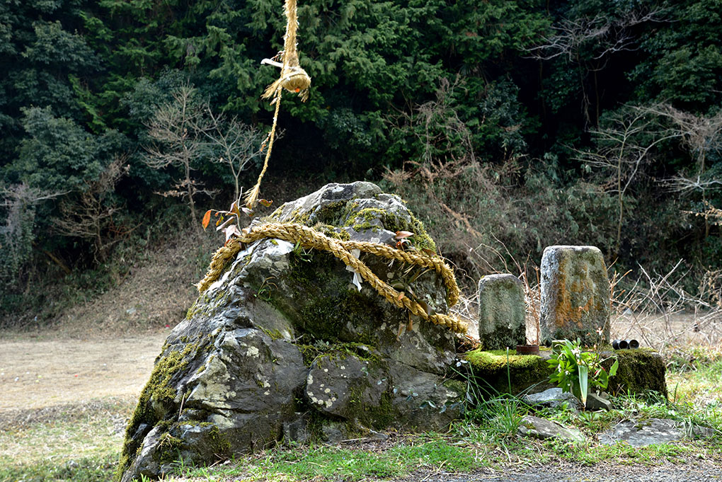 奥明日香の綱掛神事