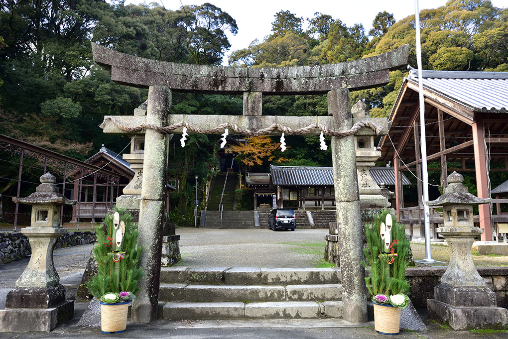 往馬坐伊古麻都比古神社（往馬大社）