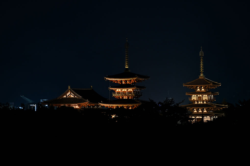 秋遠し