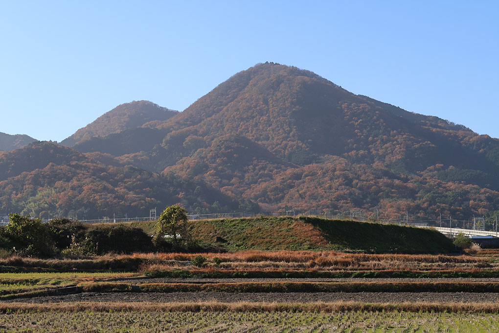 山は秋色